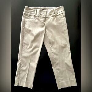 The LIMITED ‘Exact Stretch’ Beige Capri Pants size 0 (NWOT)